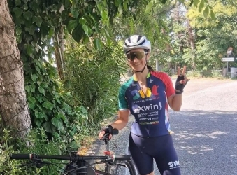 https://www.tp24.it/immagini_articoli/21-06-2026/auto-travolge-gruppo-di-ciclisti-vicino-palermo-muore-una-donna-250.jpg