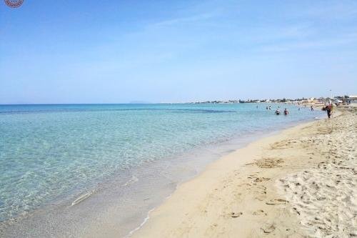 https://www.tp24.it/immagini_articoli/21-07-2026/1784600591-0-spiagge-libere-a-marsala-un-diritto-negato-il-mare-e-un-bene-pubblico-non-un-privilegio.jpg
