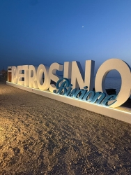 https://www.tp24.it/immagini_articoli/21-07-2026/ha-preso-il-via-l-estate-petrosilena-di-pace-di-mare-e-di-vino-2026-250.jpg