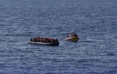 https://www.tp24.it/immagini_articoli/21-08-2026/gommone-alla-deriva-nel-mediterraneo-con-37-persone-a-bordo-250.jpg