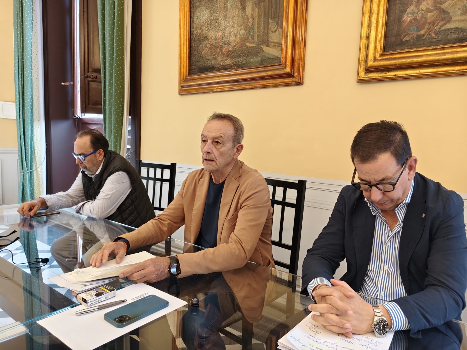 https://www.tp24.it/immagini_articoli/21-10-2026/1792583271-0-rifiuti-a-trapani-la-citta-non-deve-tornare-una-discarica.jpg