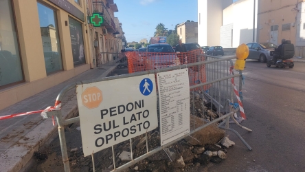 https://www.tp24.it/immagini_articoli/22-01-2026/paradosso-a-trapani-ok-ai-lavori-sulle-fogne-poi-la-melma-che-scoppia-in-strada-250.jpg