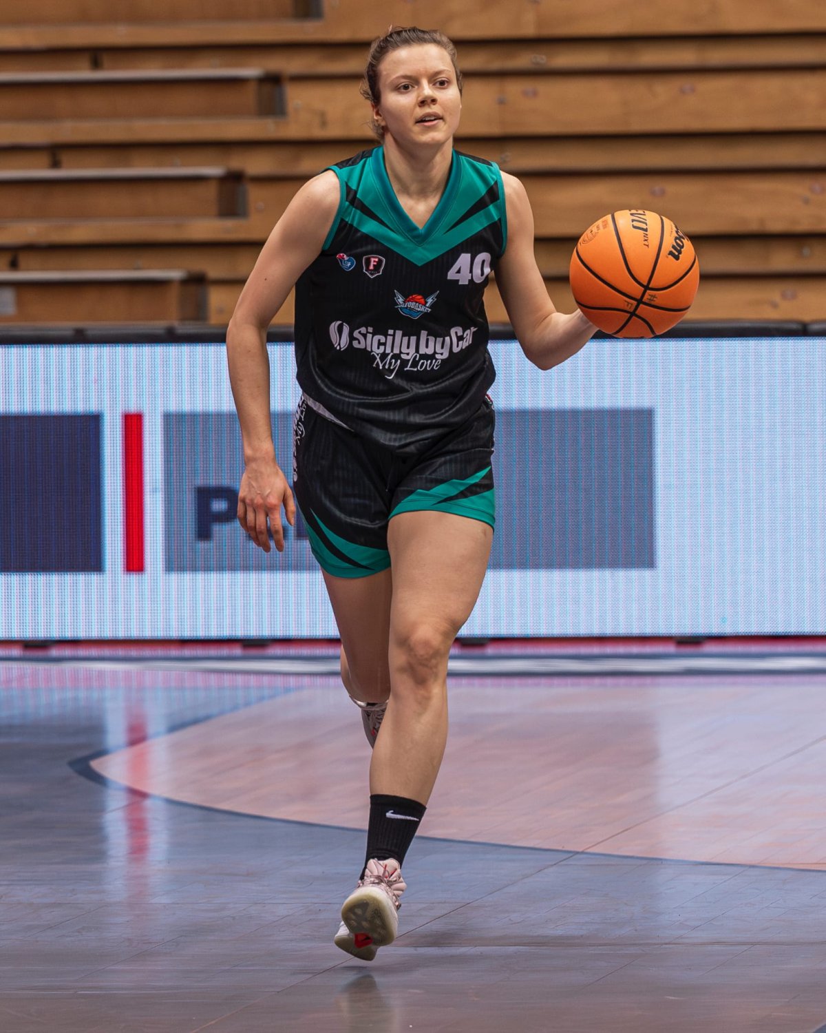 https://www.tp24.it/immagini_articoli/22-03-2026/1774181134-0-basket-femminile-a2-alcamo-vince-ancora-colpo-a-trieste-e-playoff-ad-un-passo.jpg