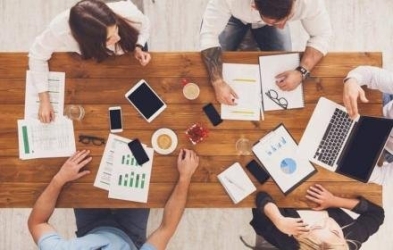 https://www.tp24.it/immagini_articoli/22-05-2026/politiche-sociali-un-milione-di-euro-per-progetti-di-alfabetizzazione-mediatica-e-digitale-dei-minori-250.jpg