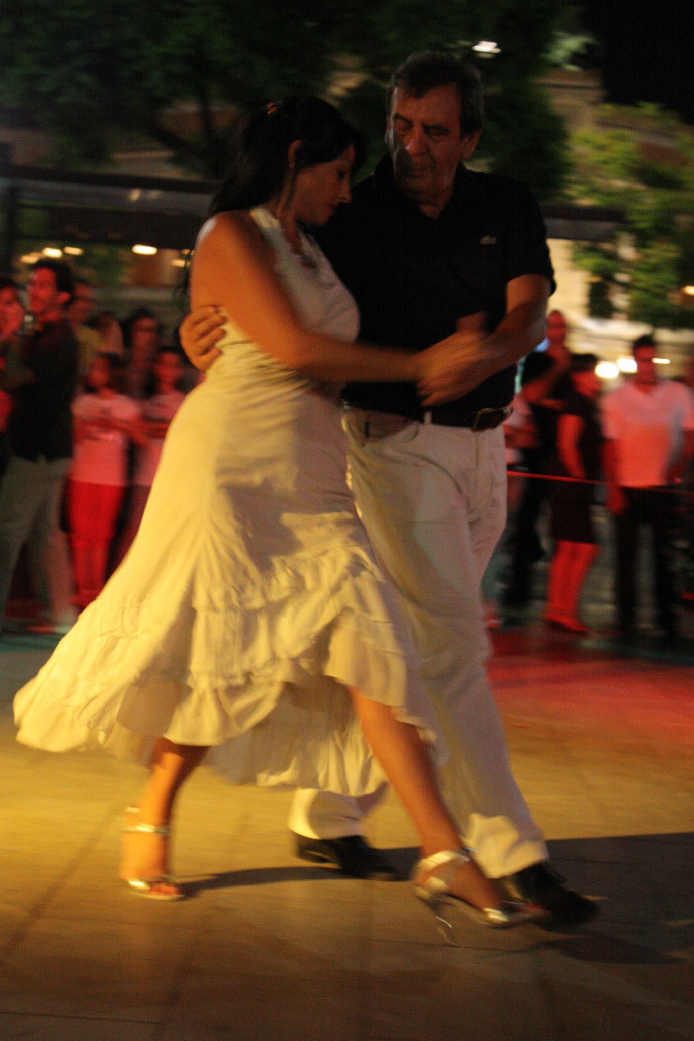 https://www.tp24.it/immagini_articoli/22-07-2025/1753194071-0-il-tango-argentino-conquista-marsala.jpg