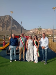 https://www.tp24.it/immagini_articoli/22-07-2026/custonaci-inaugurato-il-nuovo-parco-giochi-inclusivo-nella-baia-di-cornino-250.jpg