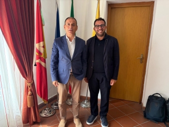 https://www.tp24.it/immagini_articoli/22-09-2026/mazara-il-sindaco-quinci-nomina-nuovo-portavoce-roberto-marrone-250.jpg