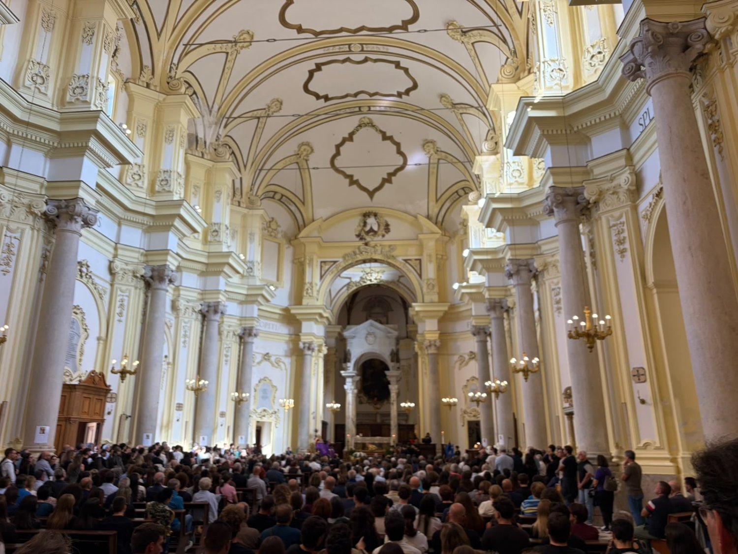 https://www.tp24.it/immagini_articoli/22-10-2026/1792657283-0-trapani-il-dolore-degli-amici-di-alessandro-savona-a-17-anni-davanti-a-una-perdita-troppo-grande.jpg