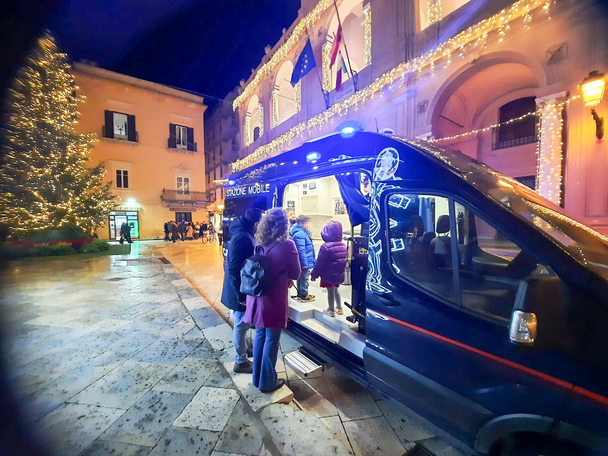 https://www.tp24.it/immagini_articoli/22-12-2025/1766397313-0-natale-piu-sicuro-nel-trapanese-rafforzati-i-controlli-dei-carabinieri.jpg