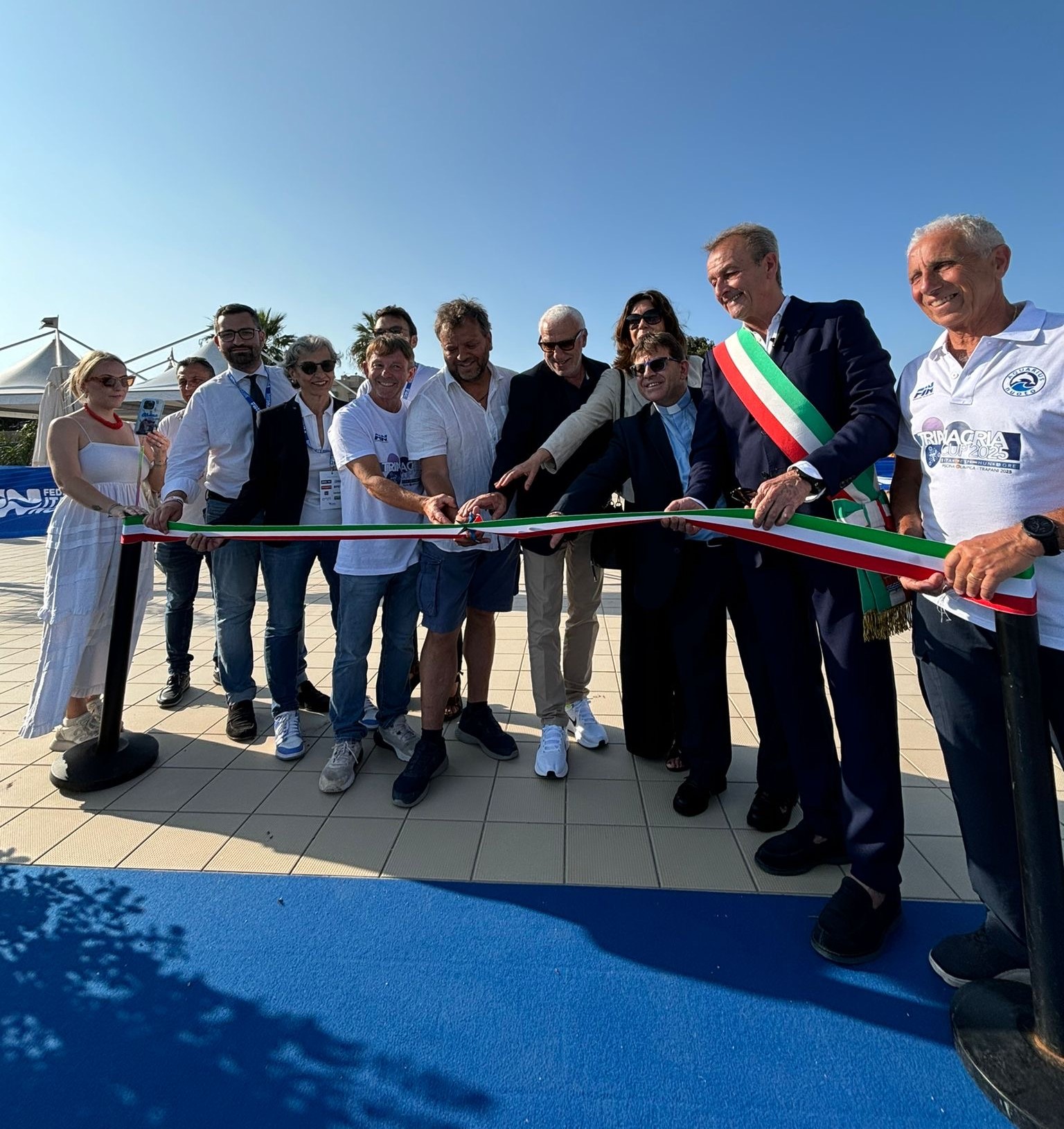 https://www.tp24.it/immagini_articoli/23-06-2025/1750696376-0-trapani-riapre-la-piscina-olimpica-con-la-trinacria-cup-un-tuffo-nello-sport-internazionale.jpg