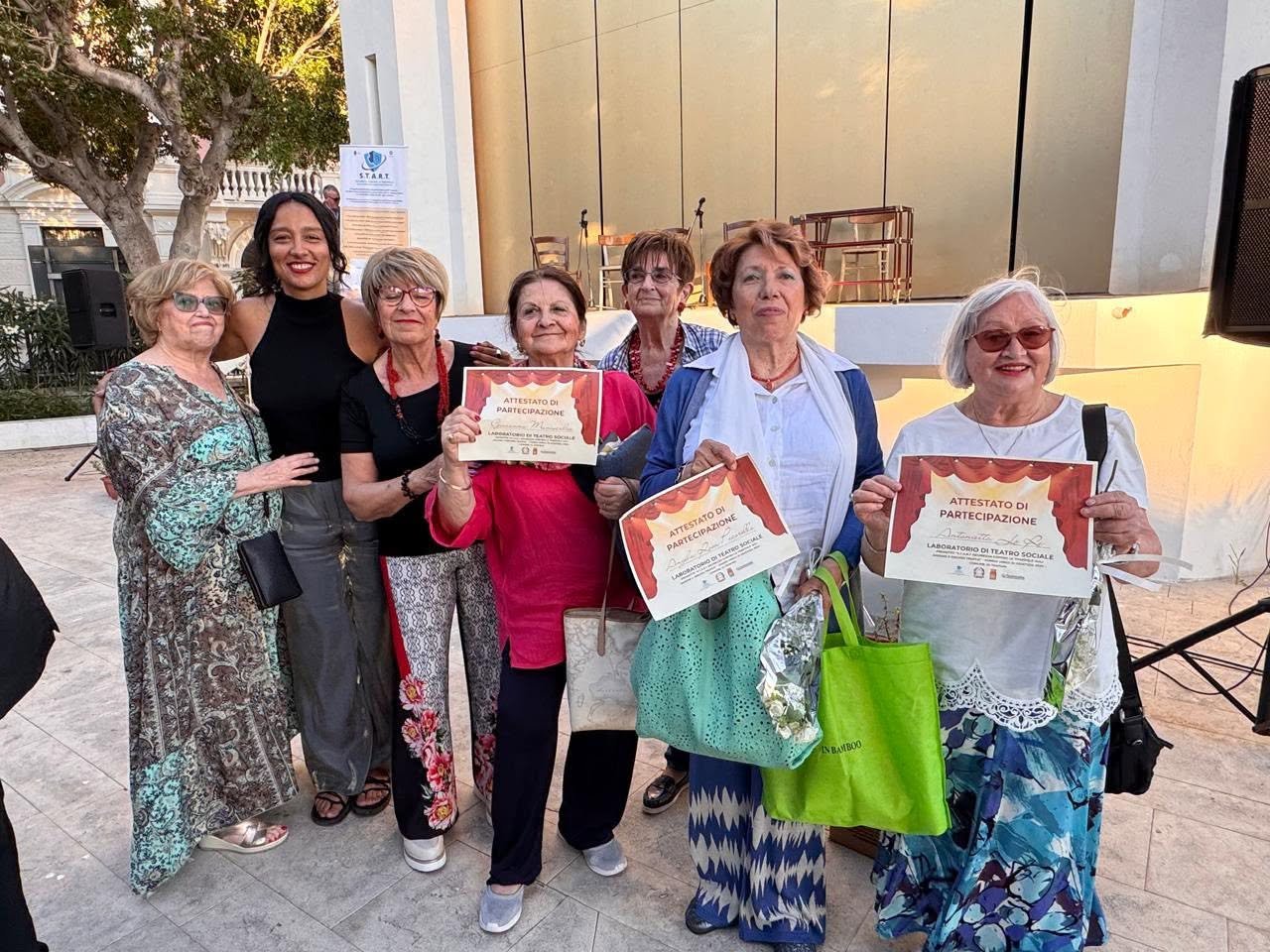 https://www.tp24.it/immagini_articoli/23-06-2026/1782220448-0-trapani-alla-casina-delle-palme-anziani-sul-palco-contro-le-truffe.jpg