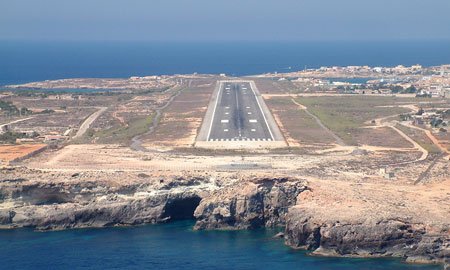 https://www.tp24.it/immagini_articoli/23-07-2026/1784828120-0-disagi-all-aeroporto-di-pantelleria-l-assessore-tremarco-serve-chiarezza.jpg