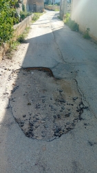 https://www.tp24.it/immagini_articoli/23-08-2026/marsala-crateri-sulla-strada-tra-tabaccaro-e-giardinello-quando-verra-sistemata-250.jpg