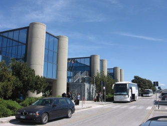https://www.tp24.it/immagini_articoli/23-08-2026/marsala-parcheggi-vicino-all-aeroporto-di-birgi-le-regole-sono-uguali-per-tutti-250.jpg