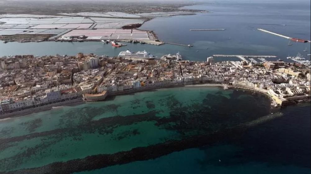 https://www.tp24.it/immagini_articoli/23-10-2025/1761211759-0-trapani-richiesta-di-consiglio-straordinario-sul-porto-e-sul-progetto-del-waterfront.jpg