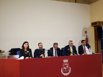 https://www.tp24.it/immagini_articoli/24-01-2026/polizia-municipale-di-marsala-nel-2025-piu-controlli-e-servizi-anche-se-con-poco-organico-250.jpg