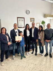 https://www.tp24.it/immagini_articoli/24-04-2026/alcamo-all-istituto-bagolino-un-defibrillatore-donato-dalla-famiglia-pirrone-250.jpg