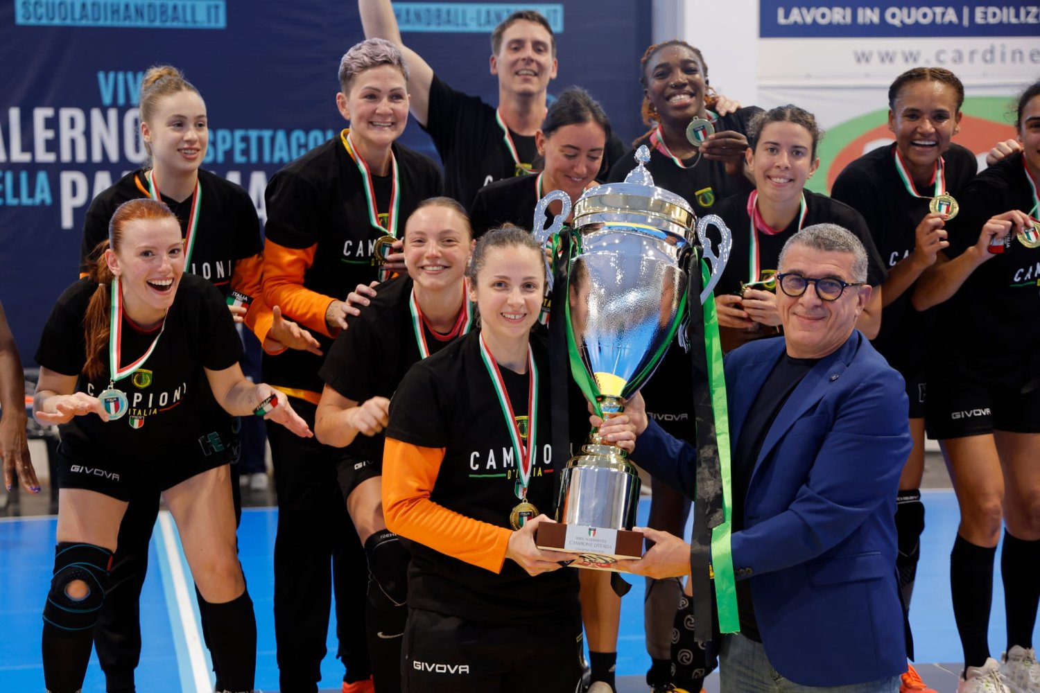 https://www.tp24.it/immagini_articoli/24-05-2026/1779648688-0-l-handball-erice-e-campione-d-italia-e-il-primo-storico-scudetto-per-il-territorio.jpg