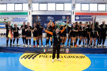 https://www.tp24.it/immagini_articoli/24-05-2026/l-handball-erice-e-campione-d-italia-250.jpg