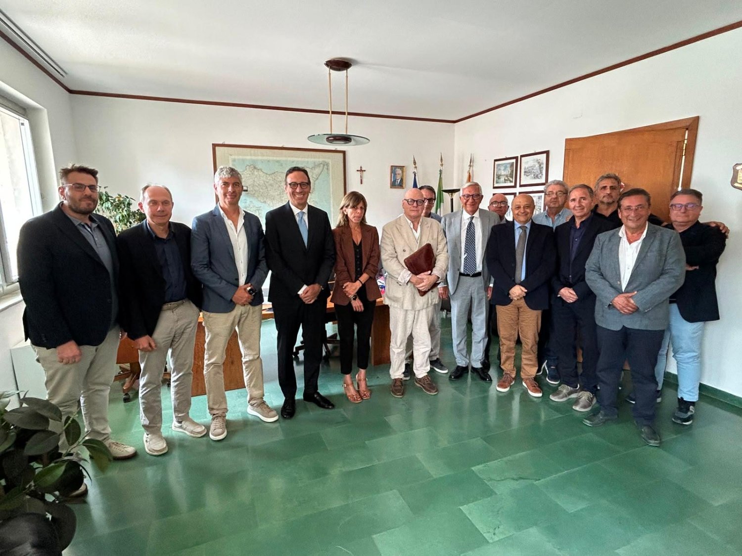 https://www.tp24.it/immagini_articoli/24-07-2026/1784912041-0-infrastrutture-in-sicilia-c-e-la-nuova-commissione-lavori-pubblici-arico-piu-competenza.jpg