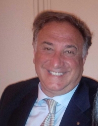 https://www.tp24.it/immagini_articoli/24-07-2026/mazara-lucio-rizzo-insignito-del-paul-harris-fellow-per-l-impegno-rotariano-250.jpg