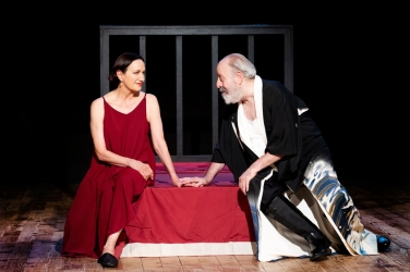https://www.tp24.it/immagini_articoli/24-08-2026/kataklo-e-maddalena-crippa-chiudono-il-segesta-teatro-festival-250.jpg