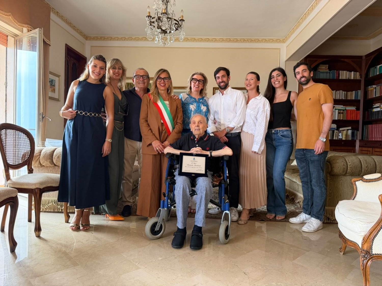 https://www.tp24.it/immagini_articoli/24-09-2026/1790240991-0-marsala-leonardo-lombardo-compie-100-anni.jpg