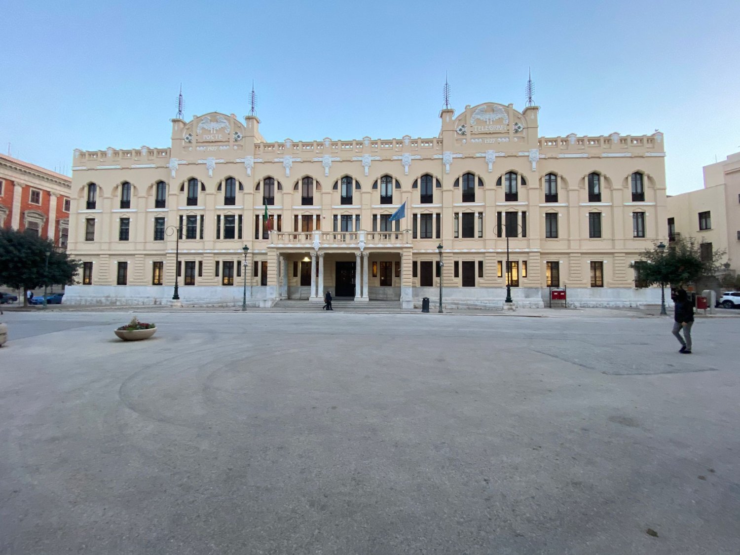 https://www.tp24.it/immagini_articoli/24-09-2026/1790259365-0-trapani-il-palazzo-delle-poste-apre-le-porte-sabato-la-visita-speciale-de-le-vie-dei-tesori.jpg