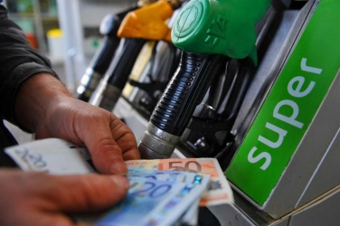 https://www.tp24.it/immagini_articoli/24-09-2026/caro-carburanti-la-regione-prepara-gli-aiuti-per-gli-autotrasportatori-250.jpg