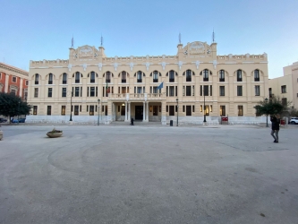 https://www.tp24.it/immagini_articoli/24-09-2026/trapani-il-palazzo-delle-poste-apre-le-porte-sabato-la-visita-speciale-de-le-vie-dei-tesori-250.jpg