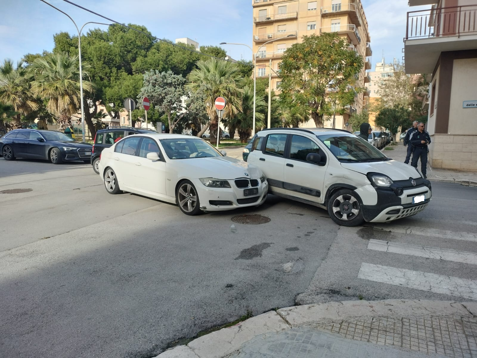 https://www.tp24.it/immagini_articoli/24-11-2025/1763996566-0-marsala-ancora-un-incidente-all-incrocio-tra-via-mergellina-e-via-delle-sirene.png