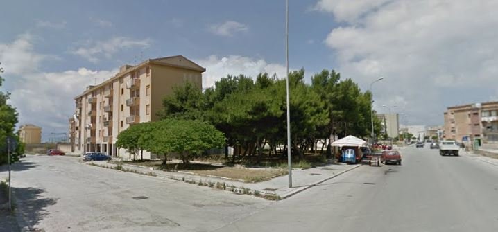 https://www.tp24.it/immagini_articoli/25-06-2026/1782393593-0-marsala-paura-in-via-istria-bambini-inseguiti-da-cani-randagi.jpg
