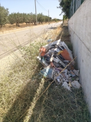 https://www.tp24.it/immagini_articoli/25-08-2026/misiliscemi-strada-marracco-invasa-dai-rifiuti-generazione-futura-lab-servono-bonifica-e-controlli-250.jpg