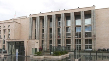 https://www.tp24.it/immagini_articoli/25-09-2026/alcamo-assolti-in-appello-due-medici-e-due-infermieri-erano-accusati-di-omicidio-colposo-250.jpg