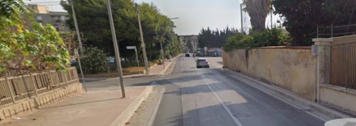 https://www.tp24.it/immagini_articoli/25-09-2026/marsala-il-liceo-pascasino-studenti-in-strada-per-raggiungere-palestra-e-laboratori-aprite-quei-cancelli-250.jpg