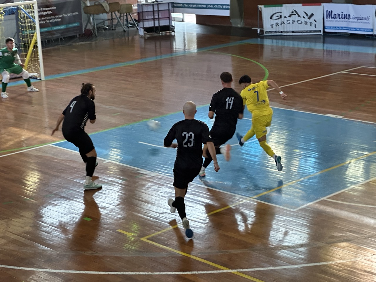 https://www.tp24.it/immagini_articoli/25-10-2025/1761422098-0-futsal-mazara-primo-sorriso-interno-battuto-l-eur-calcio-a-5.jpg