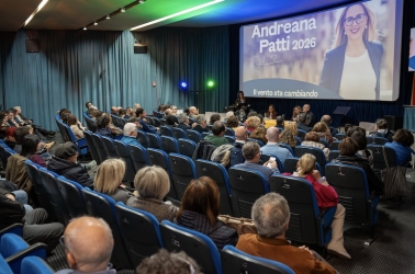 https://www.tp24.it/immagini_articoli/26-03-2026/andreana-patti-incontra-la-scuola-250.jpg