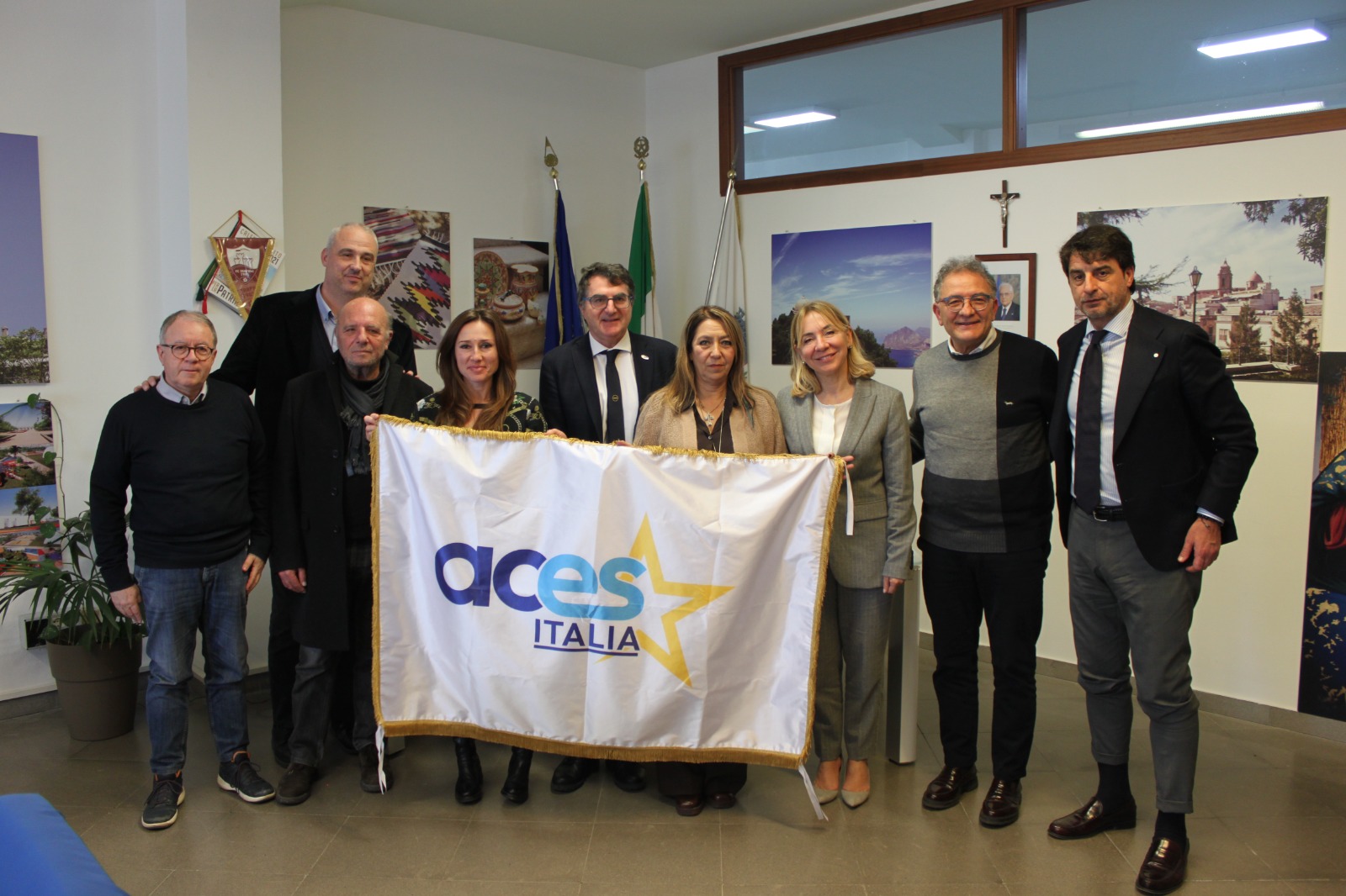 https://www.tp24.it/immagini_articoli/26-05-2025/1748248469-0-erice-sotto-esame-la-commisione-aces-valuta-la-candidatura-a-citta-europea-dello-sport.jpg