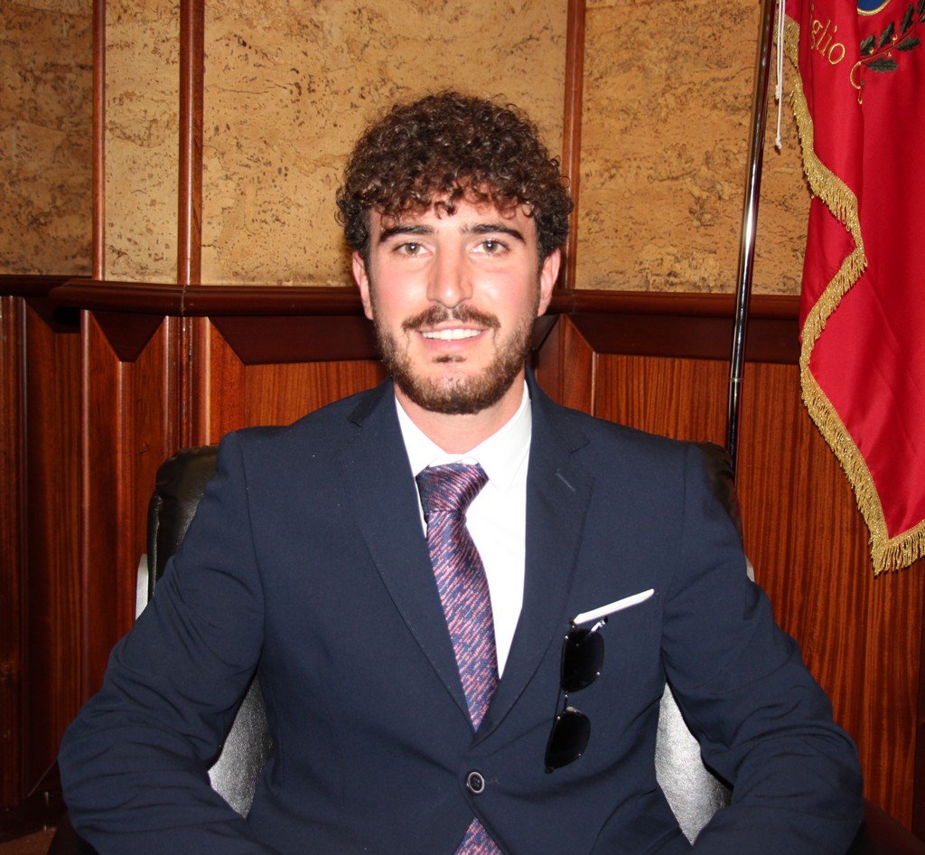 https://www.tp24.it/immagini_articoli/26-05-2026/1779771857-0-consiglio-comunale-marsala-fuori-otto-liste-exploit-di-girolamo-e-carini.jpg