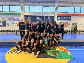 https://www.tp24.it/immagini_articoli/26-05-2026/handball-erice-sul-tetto-d-italia-il-comune-celebra-lo-scudetto-delle-arpie-250.jpg