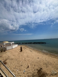 https://www.tp24.it/immagini_articoli/26-05-2026/mazara-sulla-spiaggia-del-lungomare-mazzini-non-ci-sono-piu-arredi-del-ten-250.jpg