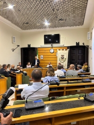 https://www.tp24.it/immagini_articoli/26-06-2026/alcamo-il-comune-assume-due-nuovi-dipendenti-e-valorizza-sette-lavoratori-interni-250.jpg