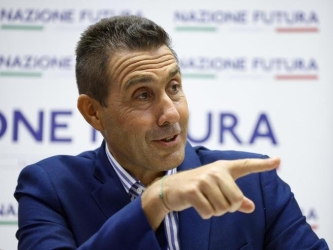 https://www.tp24.it/immagini_articoli/26-08-2026/l-italia-secondo-vannacci-aborto-diritti-lgbt-e-famiglia-il-programma-che-guarda-indietro-250.jpg