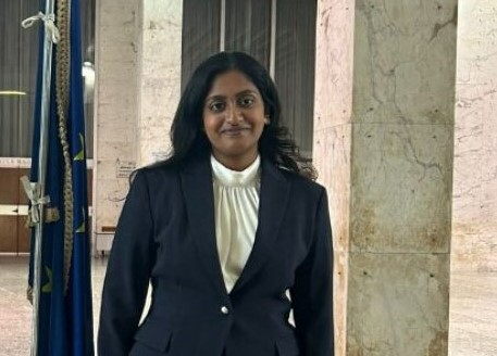 https://www.tp24.it/immagini_articoli/26-09-2025/1758866818-0-al-tribunale-di-palermo-la-prima-magistrata-italiana-di-origini-srilankesi.jpg