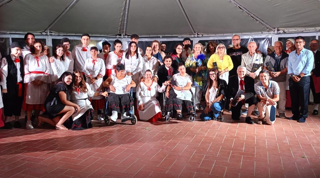 https://www.tp24.it/immagini_articoli/26-09-2025/1758876381-0-figli-di-sta-terra-inclusione-e-tradizione-in-scena-a-marsala.jpg