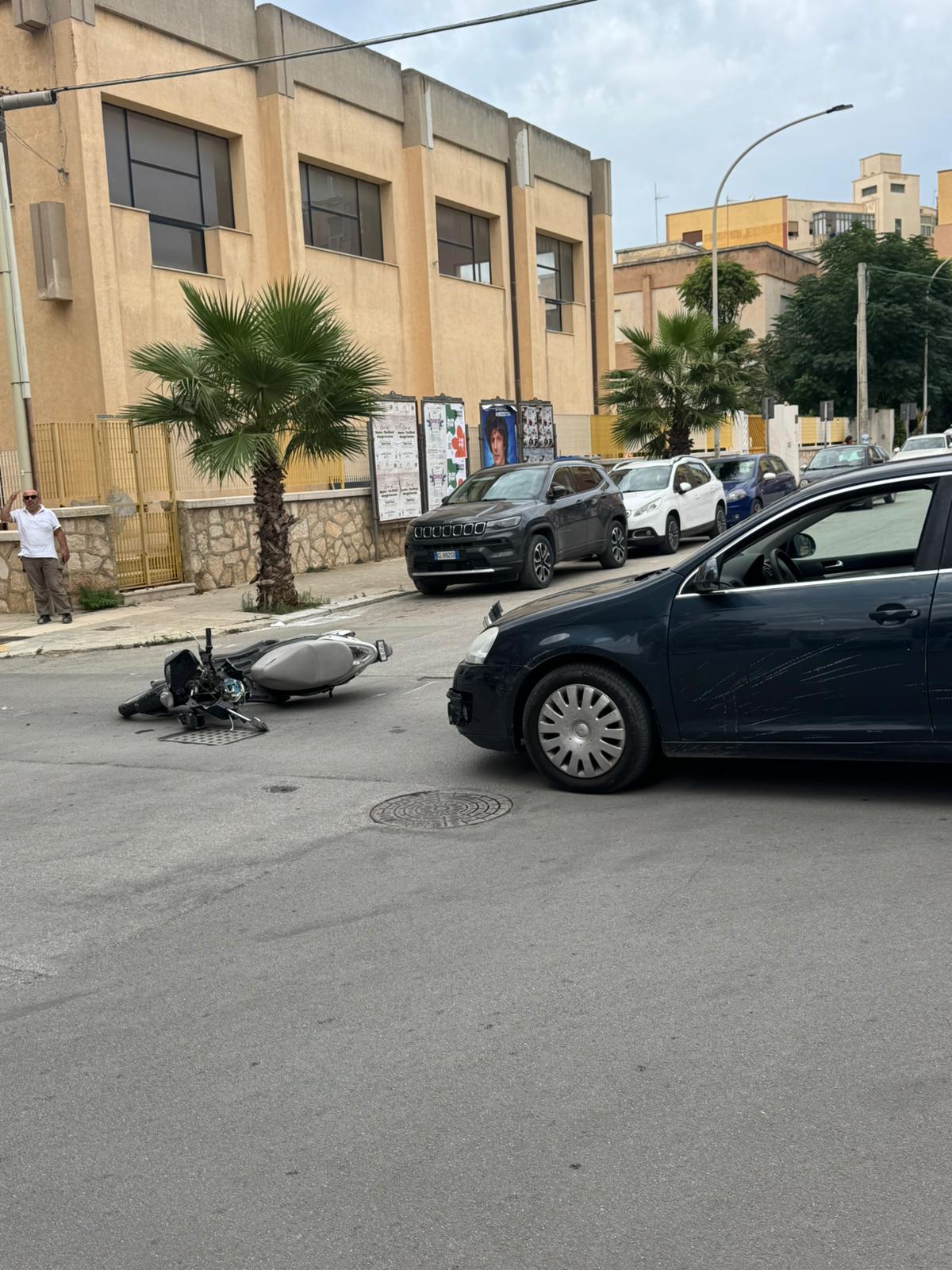 https://www.tp24.it/immagini_articoli/26-09-2025/1758890024-0-marsala-c-e-stato-un-altro-incidente-in-via-delle-sirene.jpg