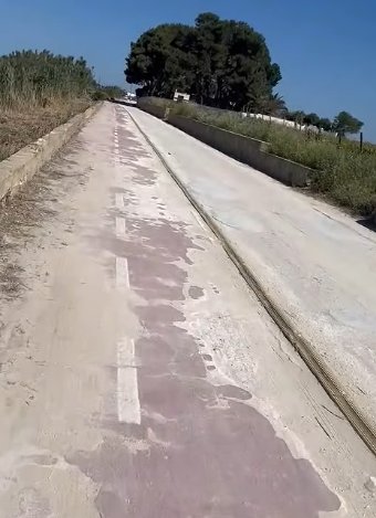 https://www.tp24.it/immagini_articoli/27-04-2026/1777323992-0-marsala-ecco-in-che-condizioni-e-la-pista-ciclabile-dello-stagnone.jpg