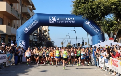 https://www.tp24.it/immagini_articoli/27-04-2026/grandi-numeri-per-la-sigel-marsala-marathon-le-classifiche-250.jpg