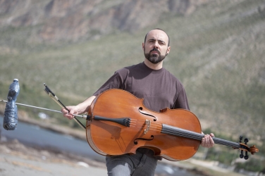 https://www.tp24.it/immagini_articoli/27-05-2026/custonaci-la-plastica-diventa-musica-nel-progetto-di-alessio-pianelli-250.jpg