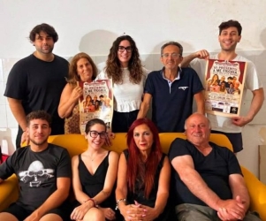 https://www.tp24.it/immagini_articoli/27-07-2026/triscina-al-franchi-ingrassia-la-commedia-chissa-e-me-figghia-cu-la-voli-si-la-pigghia-250.jpg
